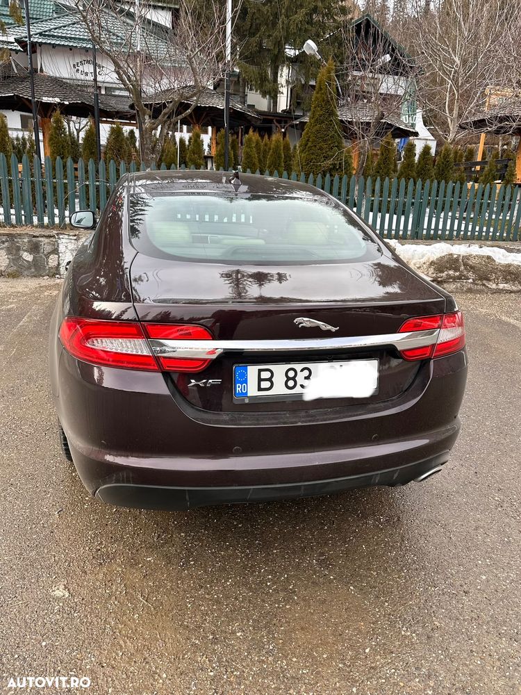 Jaguar XF - 12