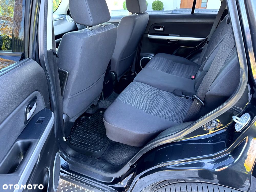 Suzuki Grand Vitara 2.4 De Luxe - 10
