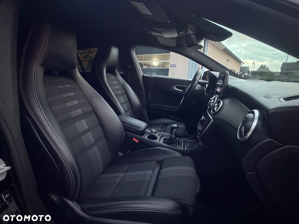 Mercedes-Benz CLA 200 d Urban - 20
