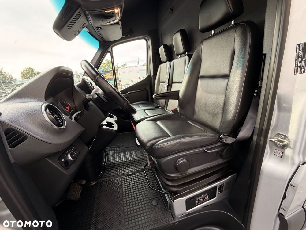 Mercedes-Benz Sprinter - 16
