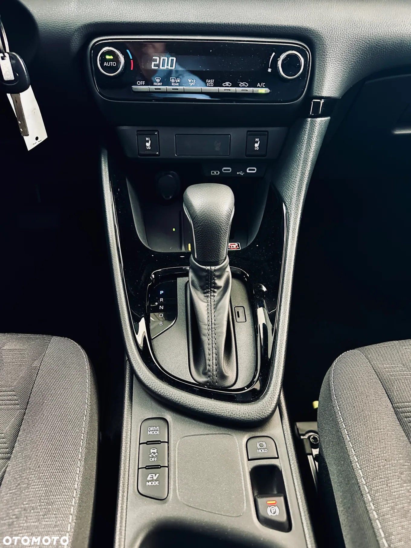 Toyota Yaris Hybrid 1.5 Style - 20