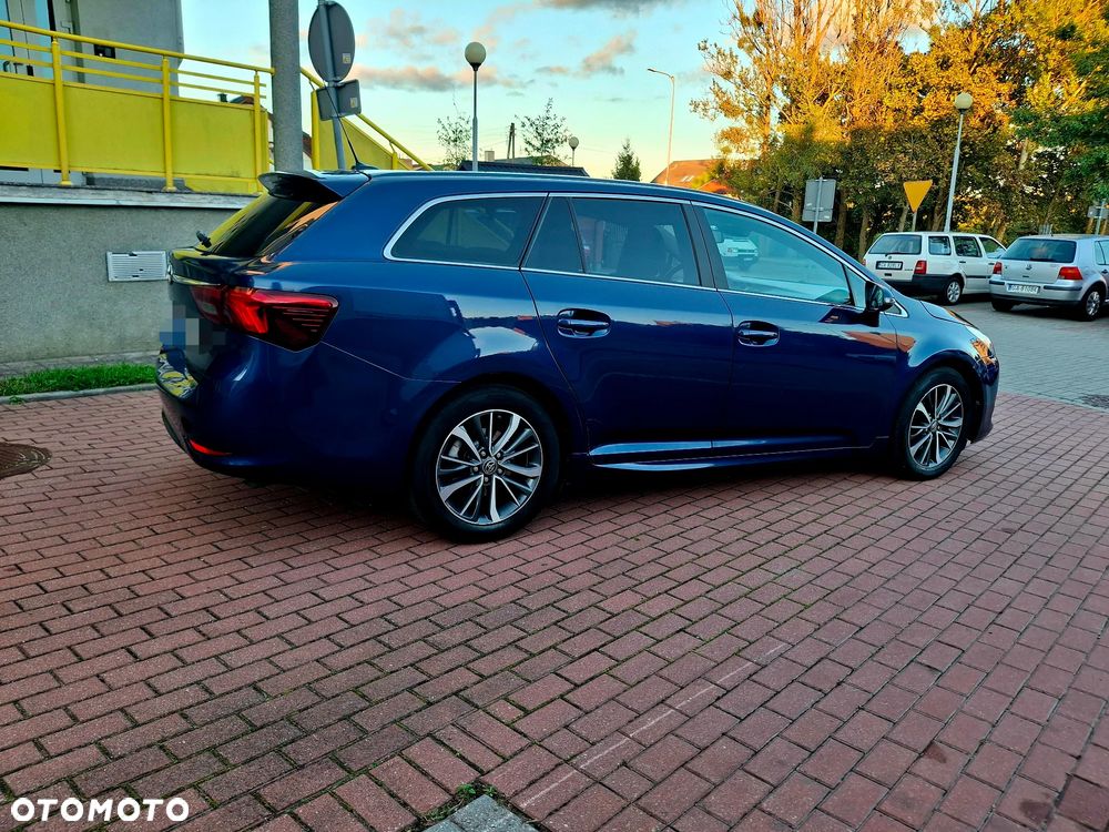 Toyota Avensis 2.0 D-4D Premium - 7