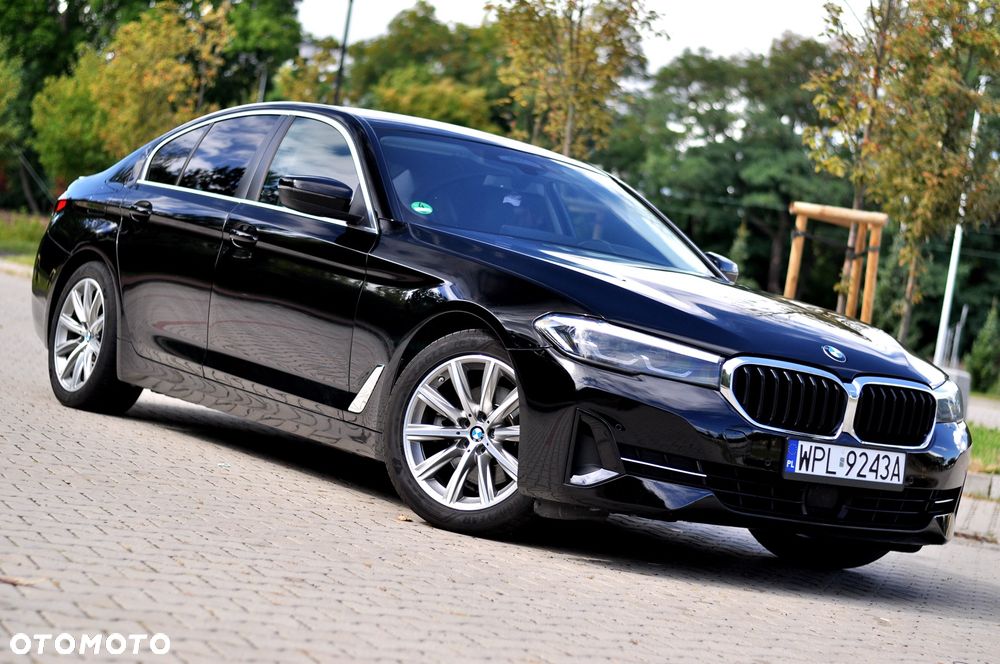 BMW Seria 5 520d xDrive Sport Line - 2