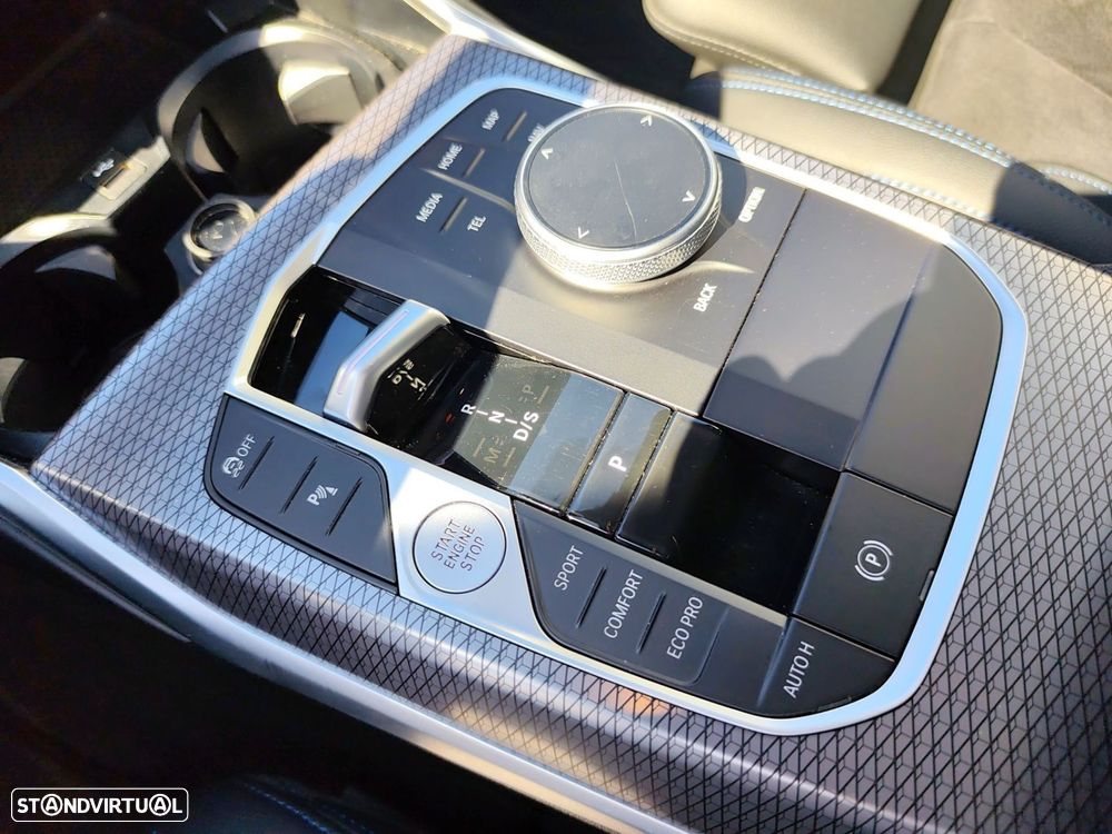 BMW 320 d Touring Pack Desportivo M Auto - 16