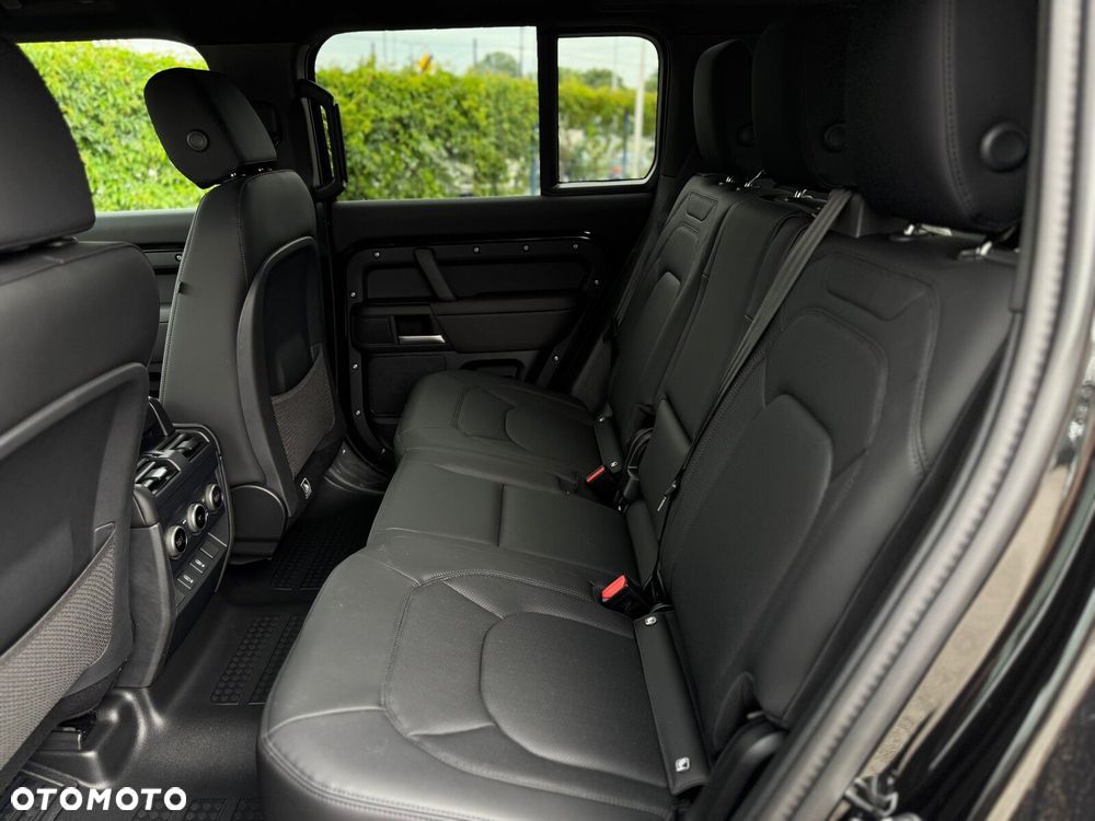 Land Rover Defender - 9