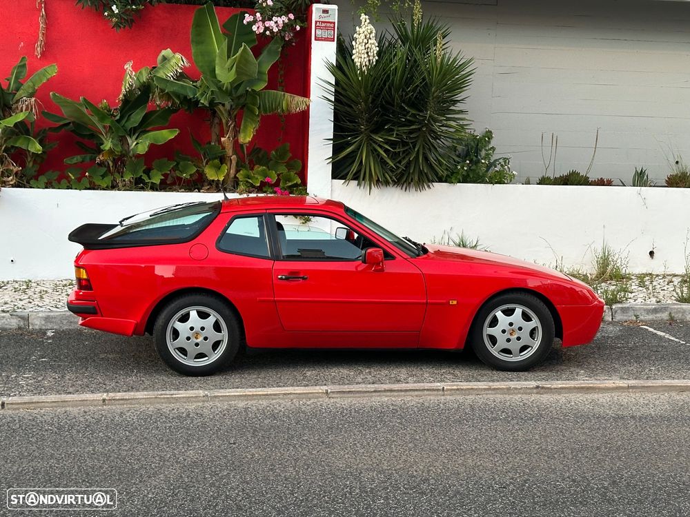 Porsche 944 Turbo - 8
