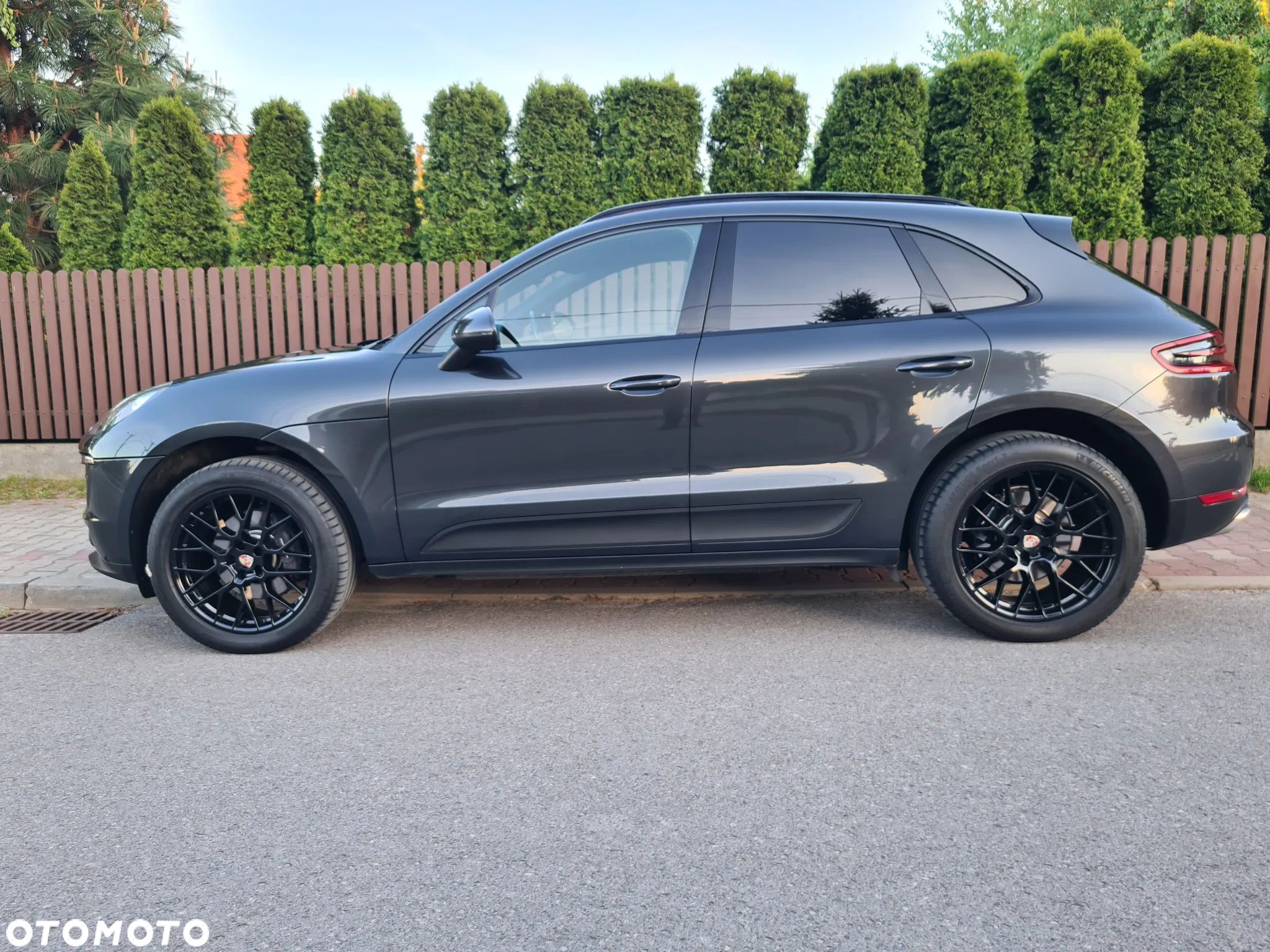 Porsche Macan Standard - 1