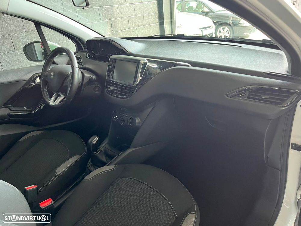 Peugeot 208 1.6 BlueHDi - 15