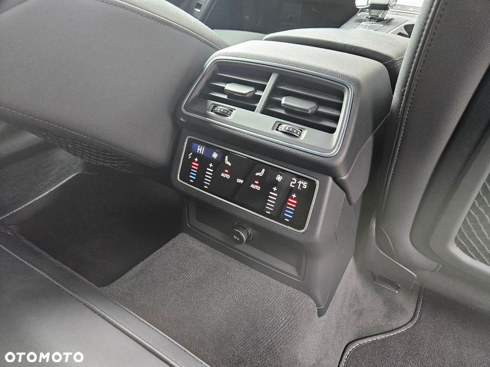 Audi A6 Avant 40 TDI quattro S tronic S line - 22