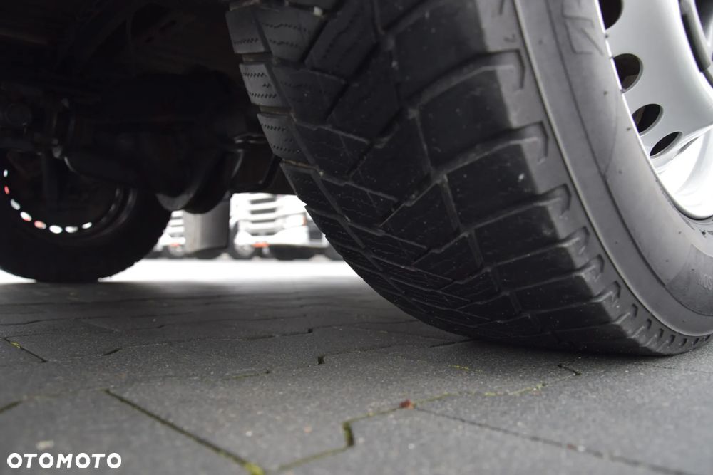 Iveco DAILY MAXI 35S16 / 2.3 - 160 KM / AUTOMAT HI-MATIC / NOWY MODEL / 3 OSOBY / DOSTAWCZE / BLASZAK / KLIMA / 2023 / SERWISOWANY / SPROWADZONY Z NIEMIEC - 17