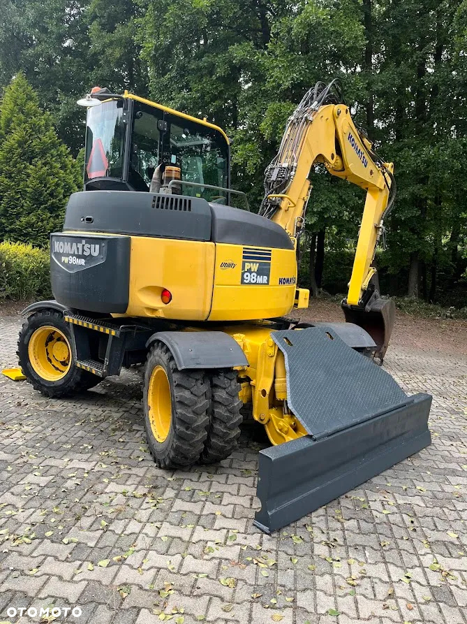 Komatsu 98MR - 3