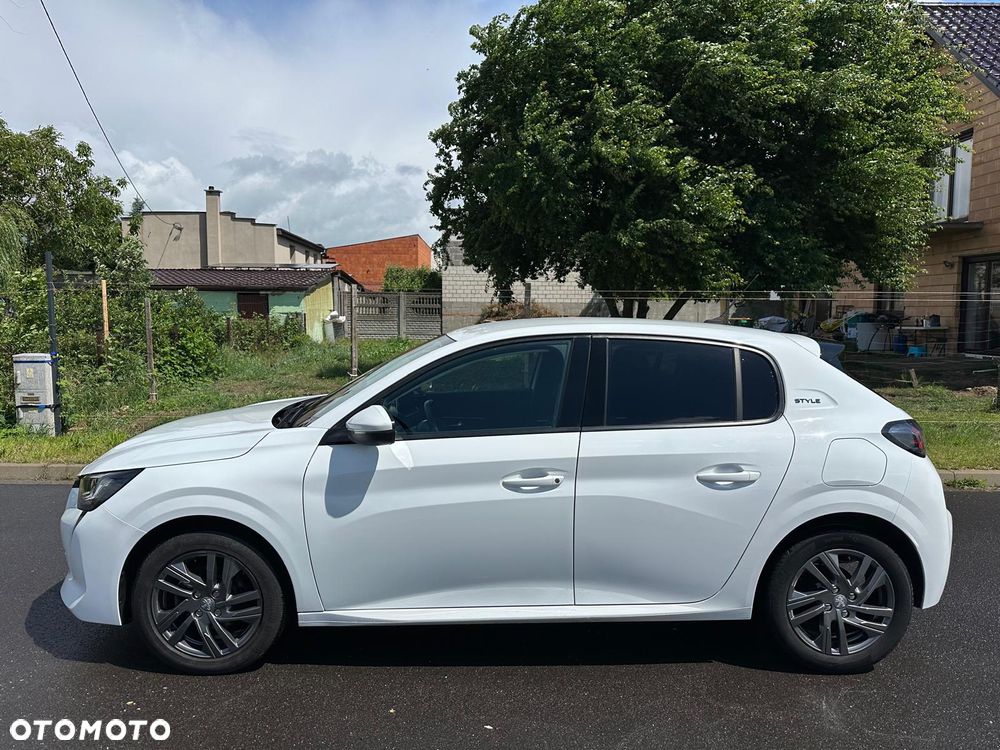 Peugeot 208 - 4