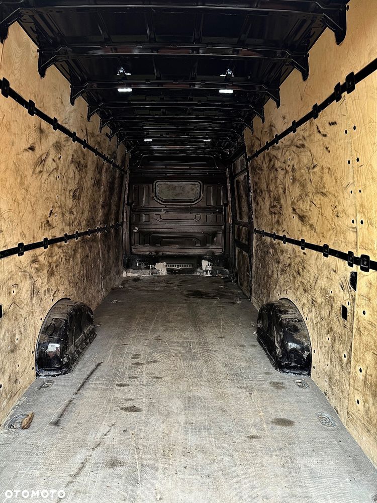 Volkswagen Crafter - 23