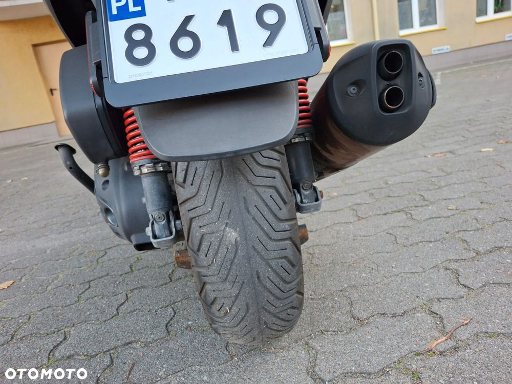 Piaggio MP-3 - 5