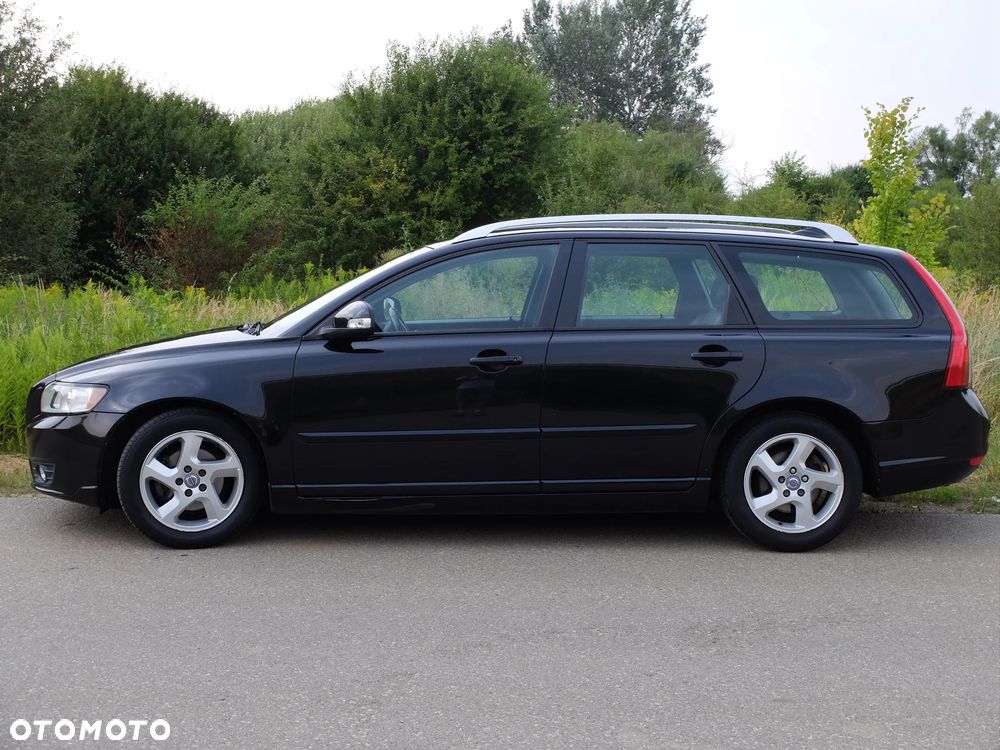 Volvo V50 D2 Momentum - 1