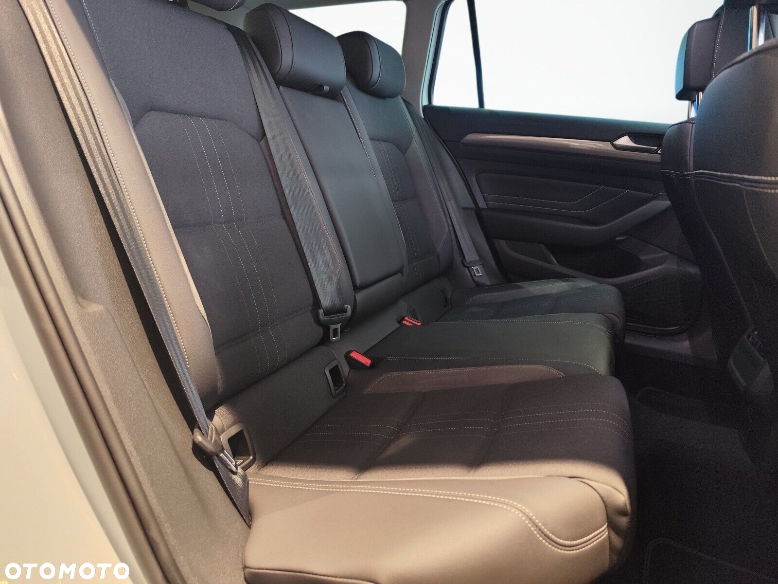 Volkswagen Passat - 17