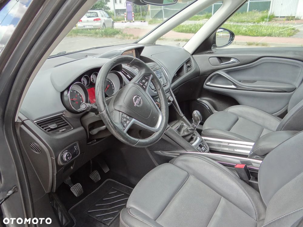 Opel Zafira - 12