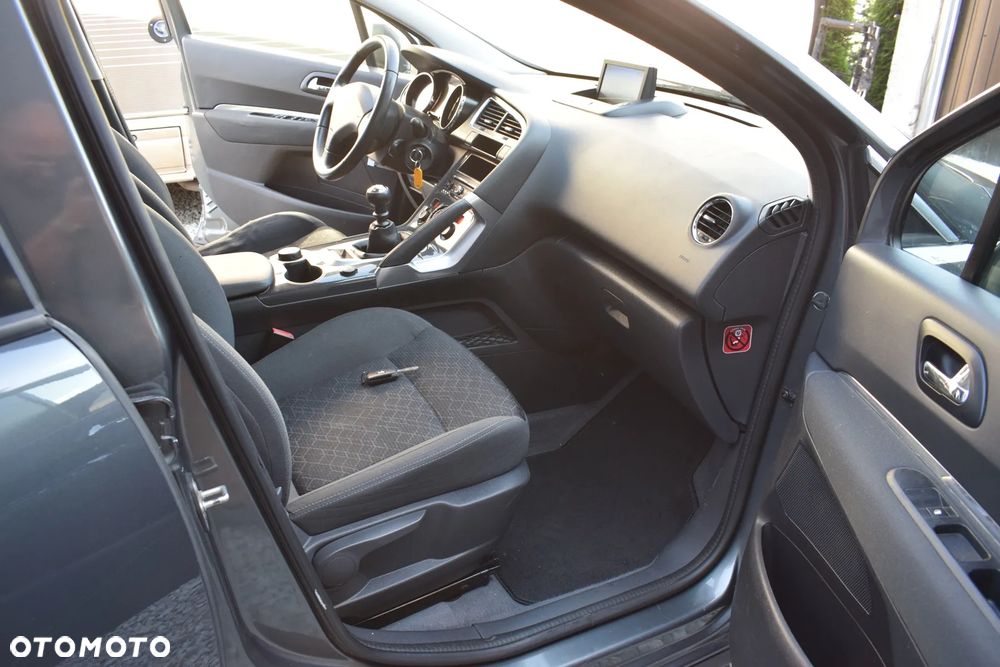 Peugeot 3008 HDi 115 Allure - 11