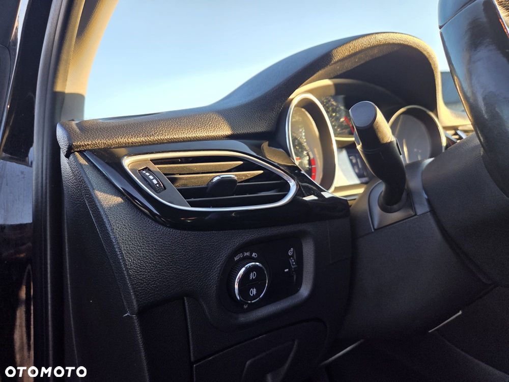 Opel Astra 1.4 Turbo Start/Stop Automatik Business - 17