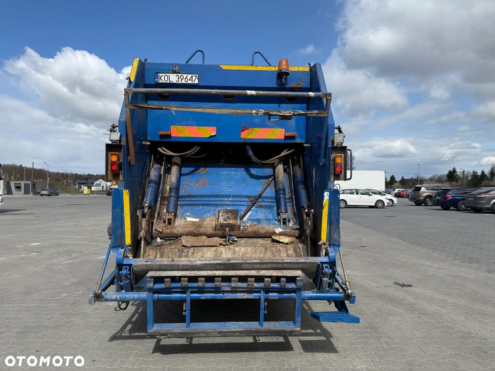 Volvo FE 300 Śmieciarka - 7