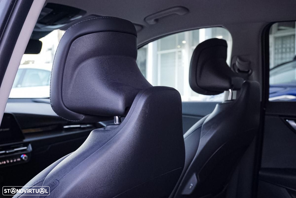 Kia Niro EV 64kWh Drive - 52