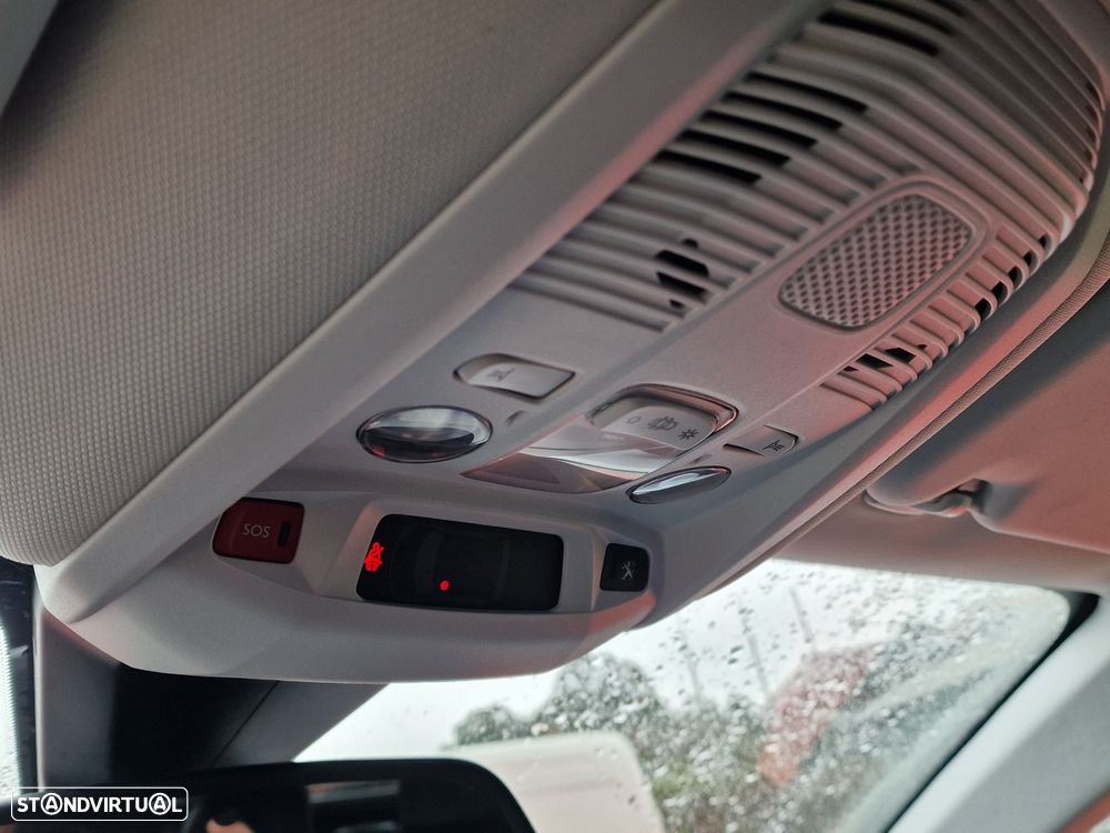 Peugeot 3008 1.2 PureTech Allure Pack EAT8 - 42