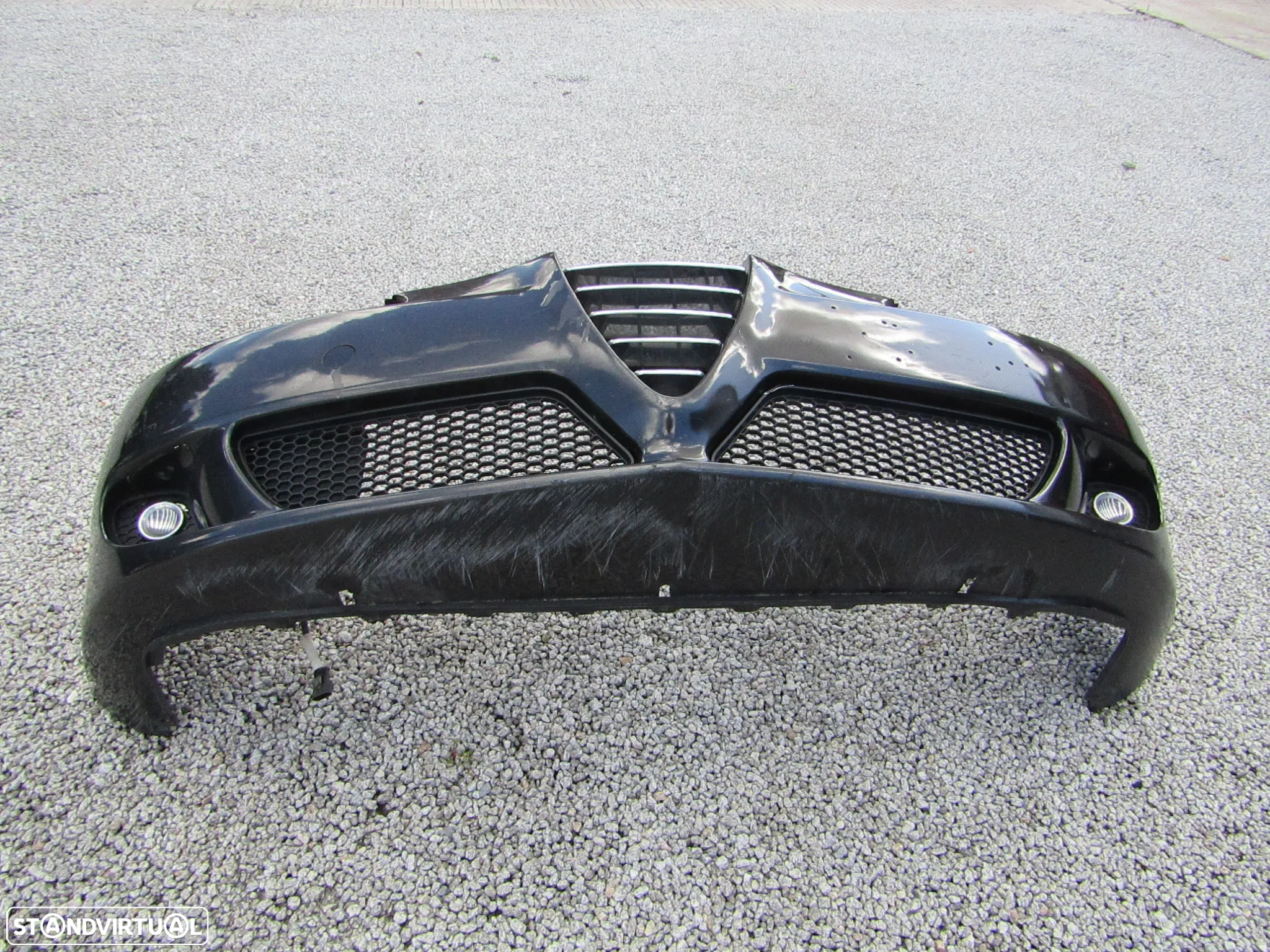 Para-choques frente Alfa Romeo 147 , Original ,ano 2006 c/farois de nevoeiro - 2