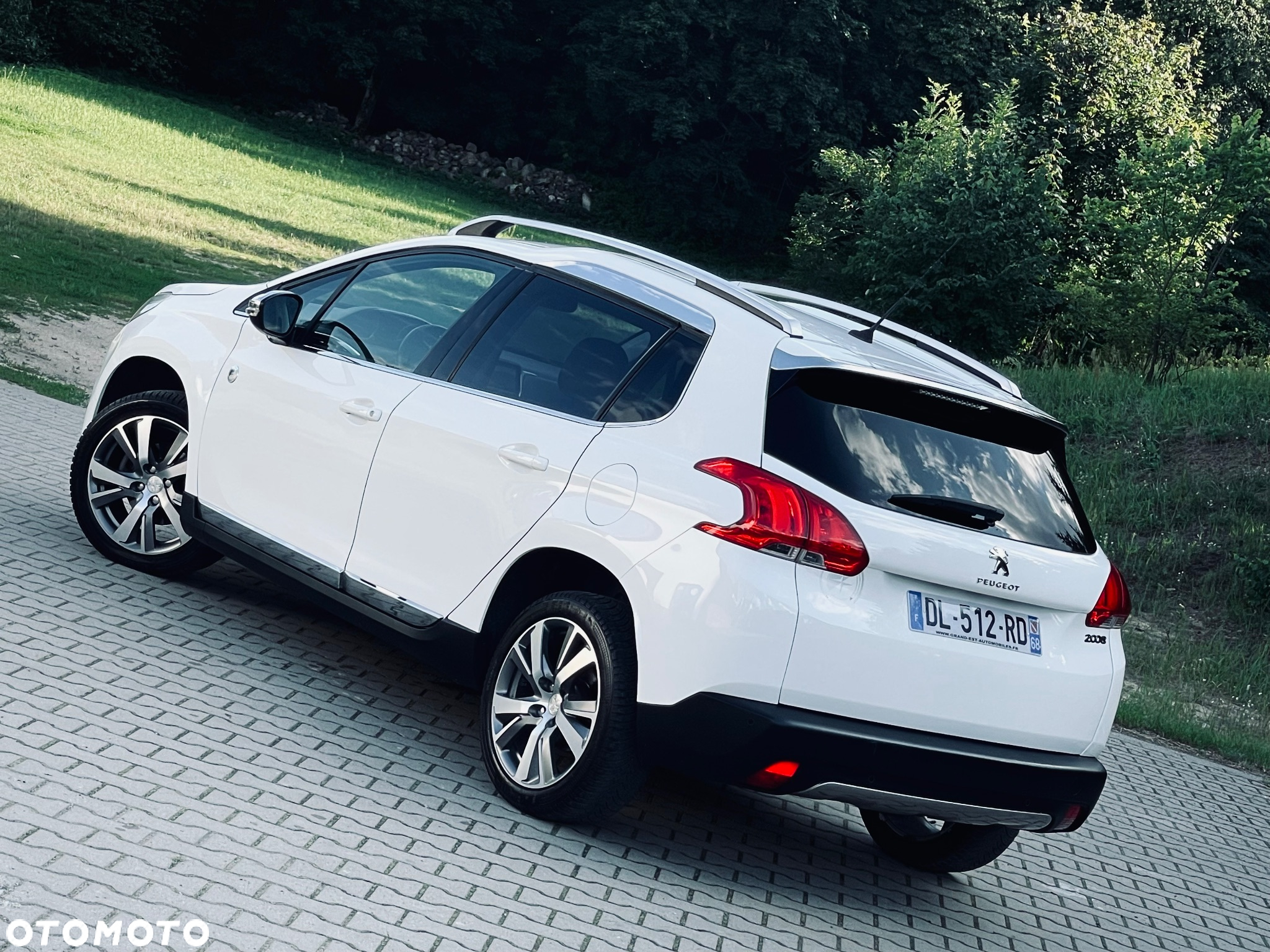 Peugeot 2008 - 12