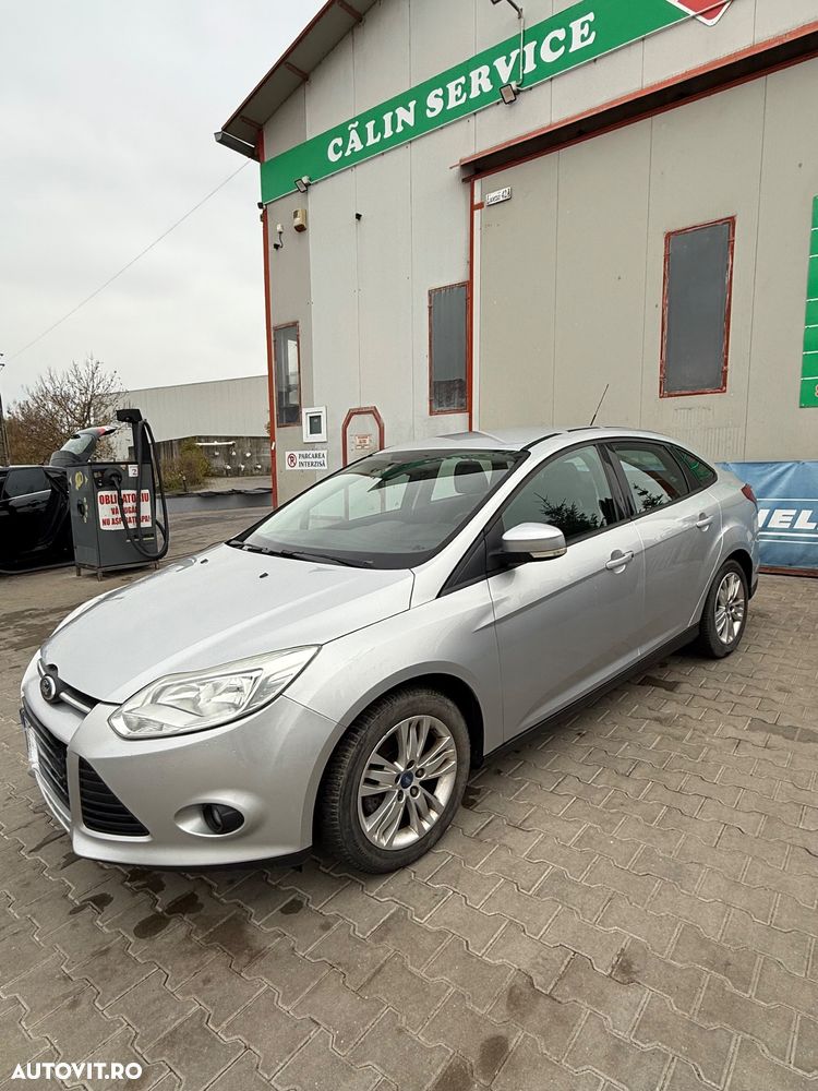 Ford Focus 1.6 Ti-VCT Ambiente - 4