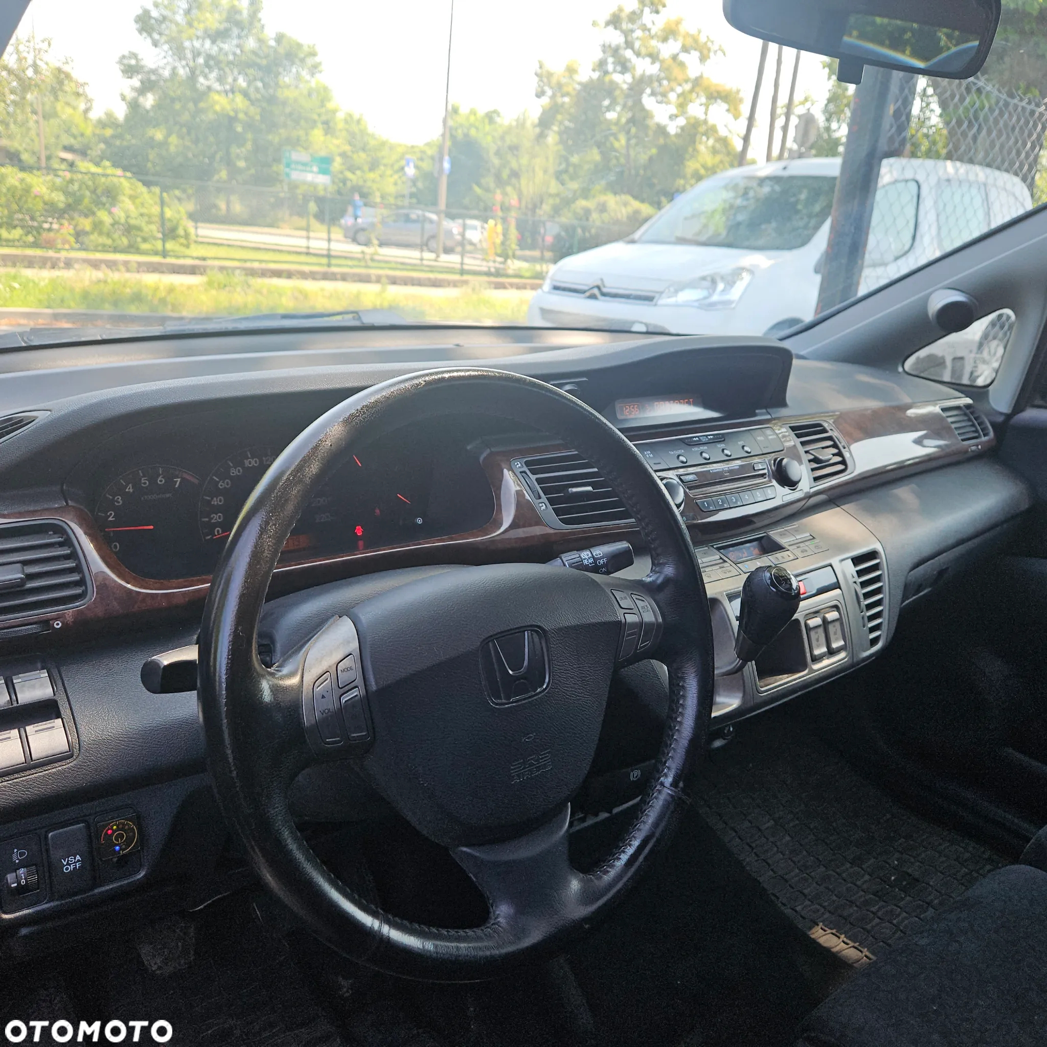 Honda FR-V 2.0 Executive - 11