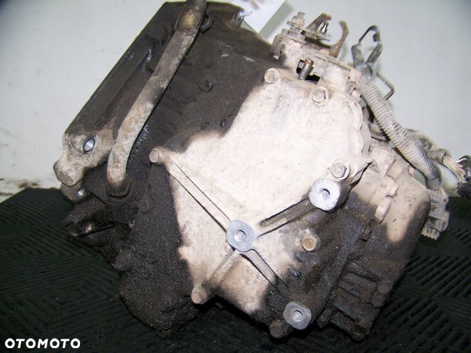 VECTRA B 1.6 16V 100KM SKRZYNIA 60-40LE 90522921 - 2