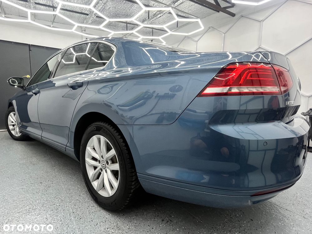 Volkswagen Passat - 15