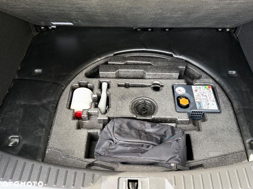Ford Kuga 2.0 TDCi 4x4 Titanium - 27