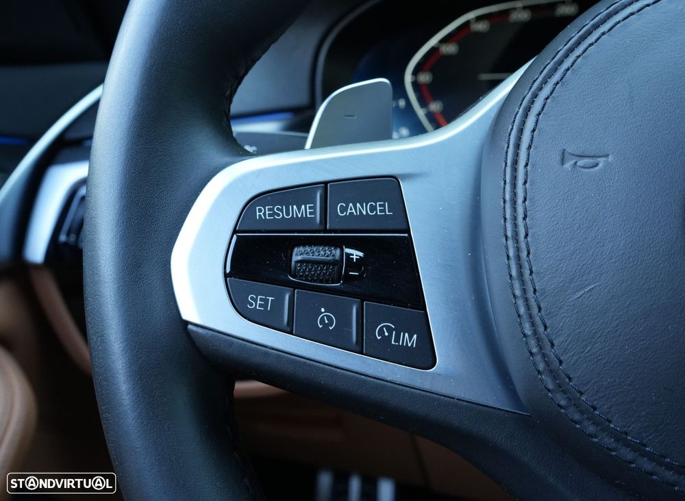 BMW 520 d Pack Desportivo M Auto - 26