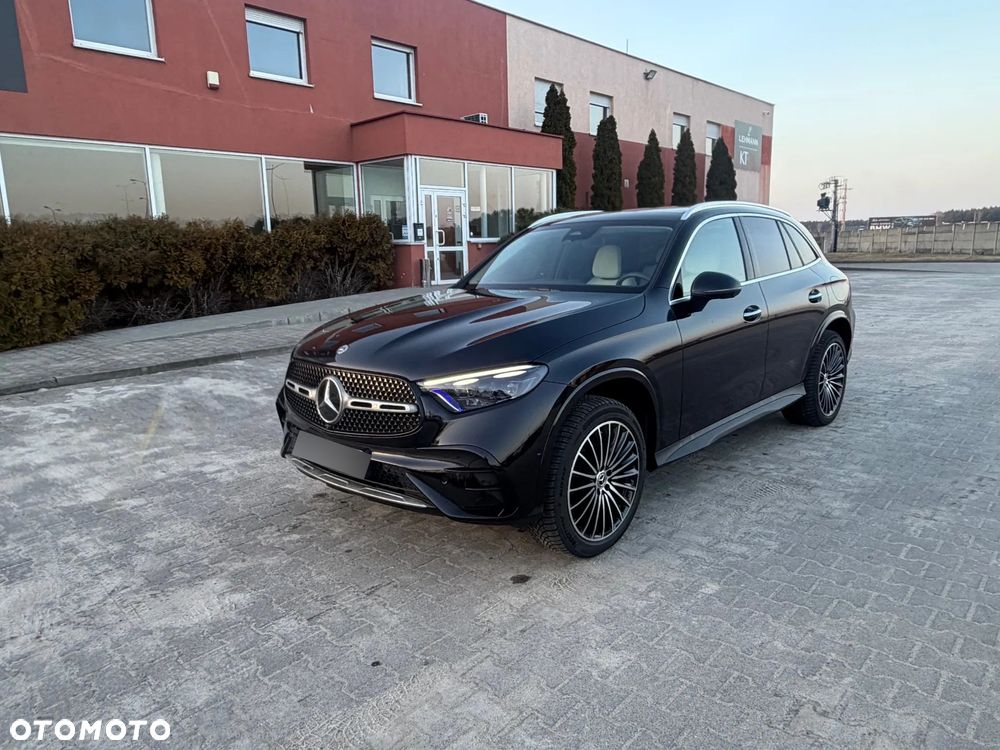 Mercedes-Benz GLC 300 e 4-Matic AMG Line - 2