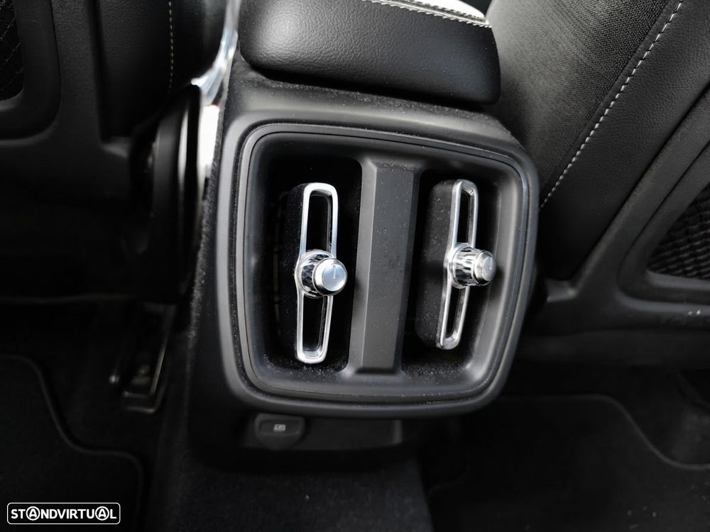 Volvo XC 40 2.0 D3 Momentum Plus Geartronic - 16