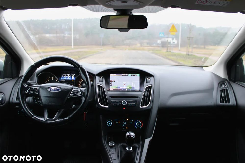 Ford Focus 1.6 TDCi DPF Ambiente - 28