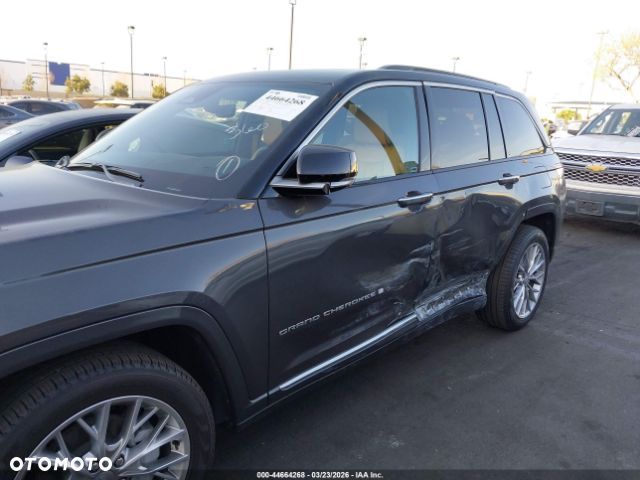 Jeep Grand Cherokee - 12