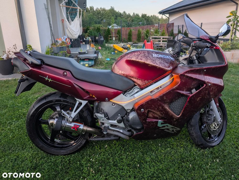 Honda VFR - 3