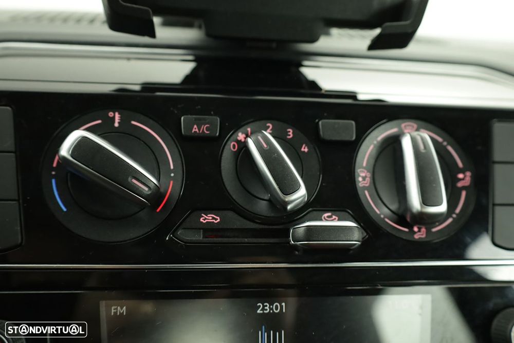 VW Cross Up! 1.0 - 11