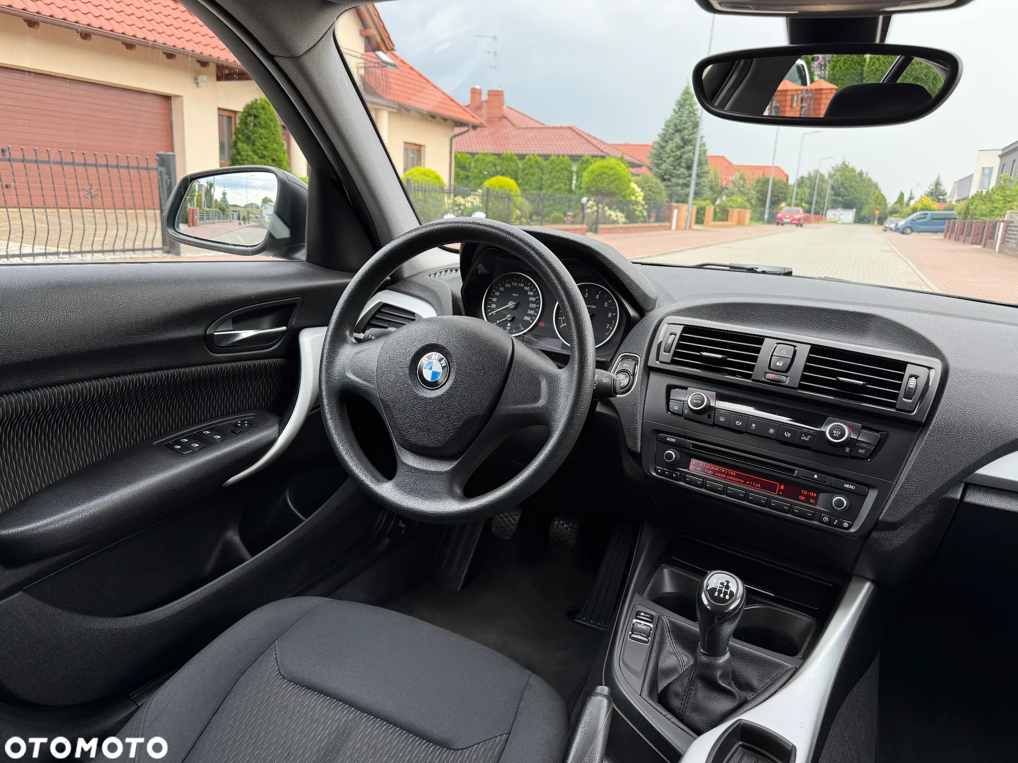 BMW Seria 1 116i - 25