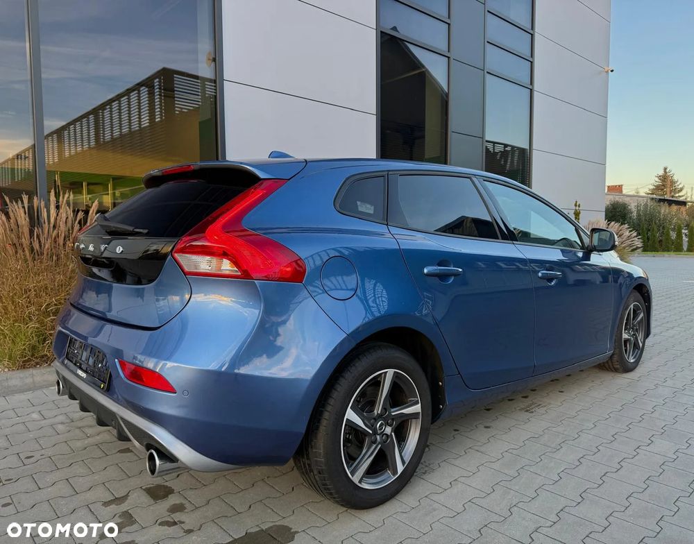 Volvo V40 D3 R-Design - 6