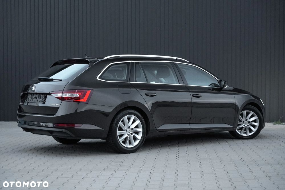 Skoda Superb 2.0 TDI L&K DSG - 11