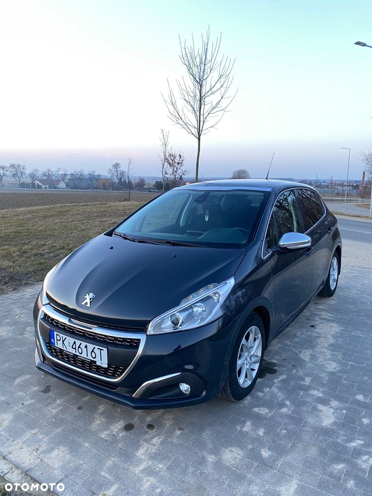 Peugeot 208 - 1