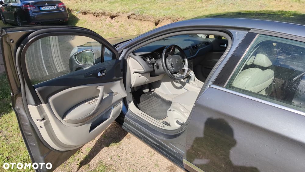 Citroën C5 2.7 HDi V6 Exclusive - 11