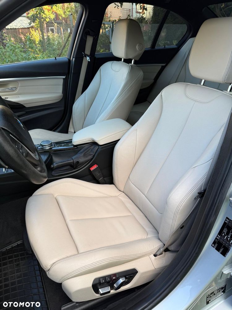 BMW Seria 3 330i - 27
