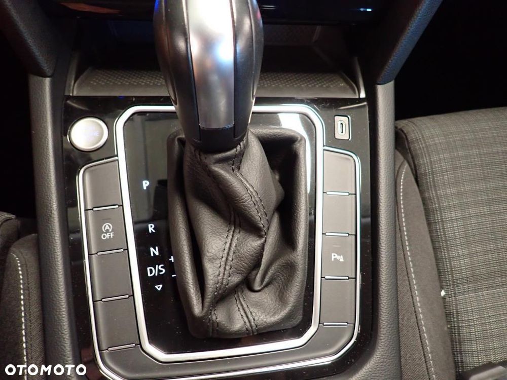 Volkswagen Passat 2.0 TDI EVO Business DSG - 14