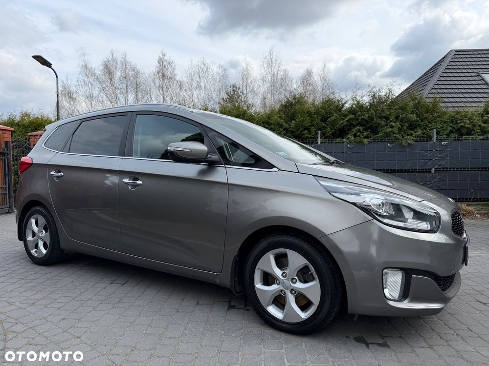 Kia Carens 1.7 CRDi Business Line 7os 7DCT - 2