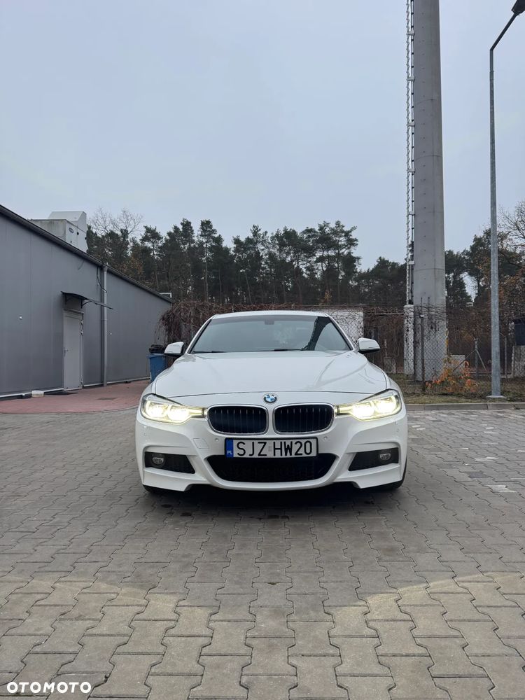 BMW Seria 3 330i xDrive M Sport - 4