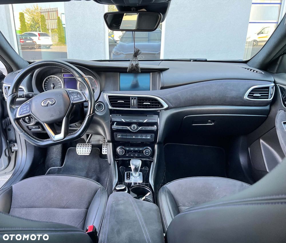 Infiniti Q30 2.2d Sport Tech AWD 7DCT - 17